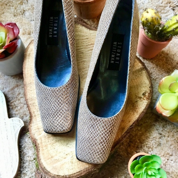 {Stuart Weitzman} Tan Snakeskin Black Heel Pumps - Picture 4 of 8